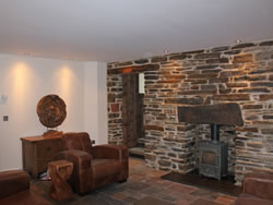 Kingston lodge - living room with wood burner